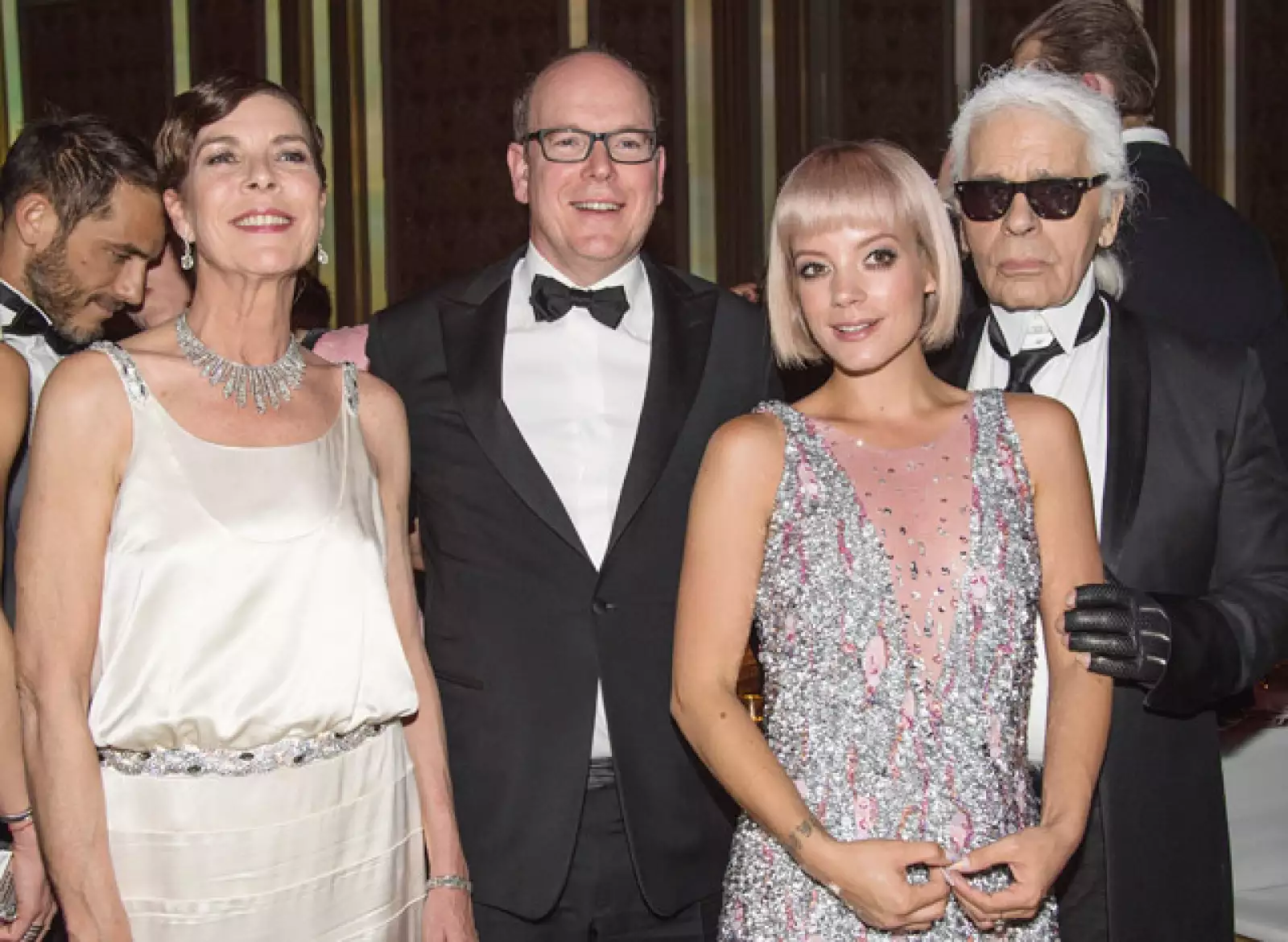 La princesa Carolina, el príncipe Alberto tuvieron a Karl Lagerfeld y Lily Allen como organizador y amenizdora del evento.