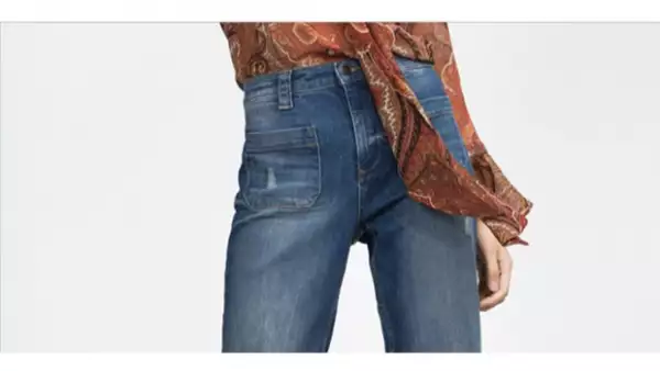 Los setentas están de regreso, y con ellos, el estilo de jeans inmortalizados por Farrah Fawcett.