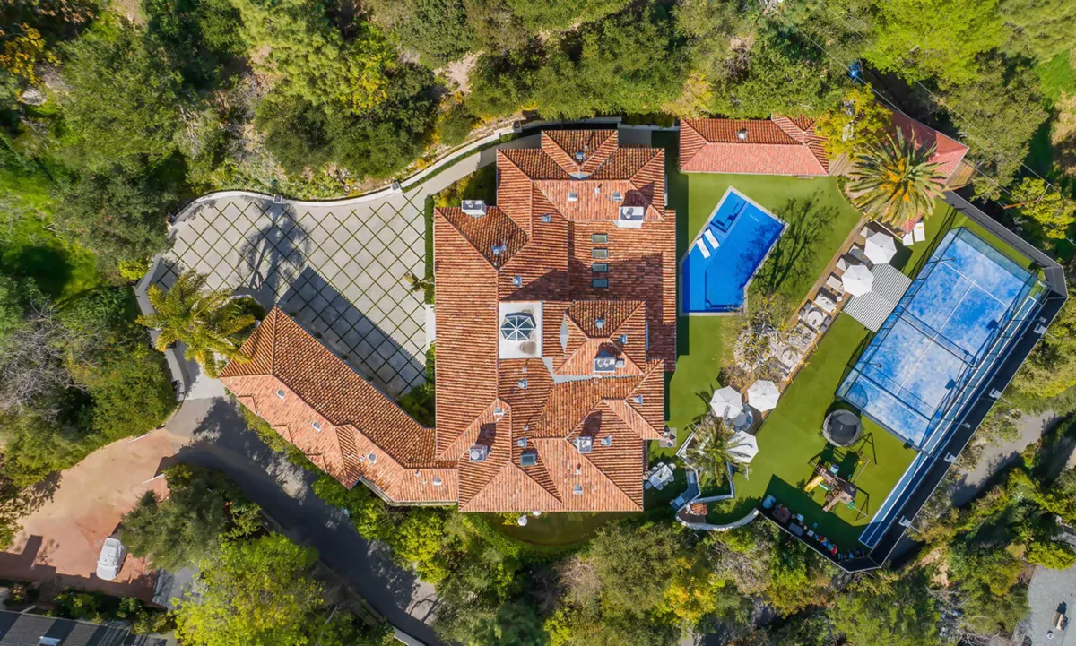 EVA LONGORIA VENDE SU MANSION DE BEVERLY HILLS