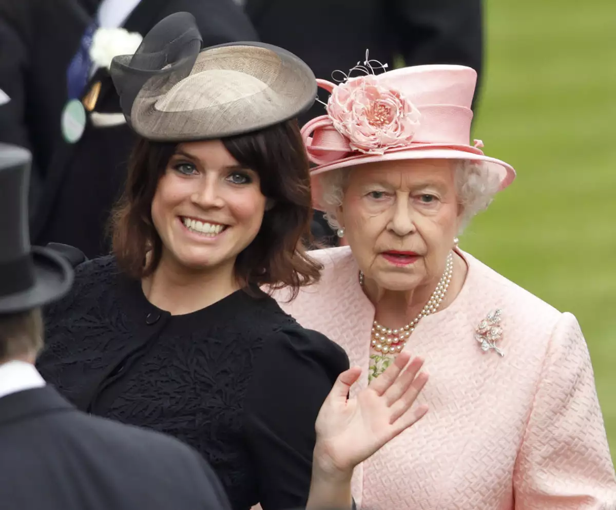 Princesa Eugenia con la reina Isabel
