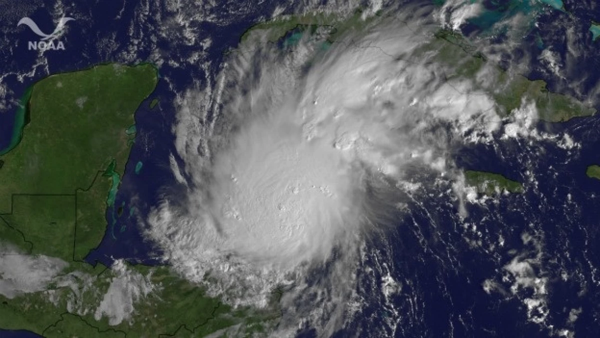 paso del huracan rina en centroamerica