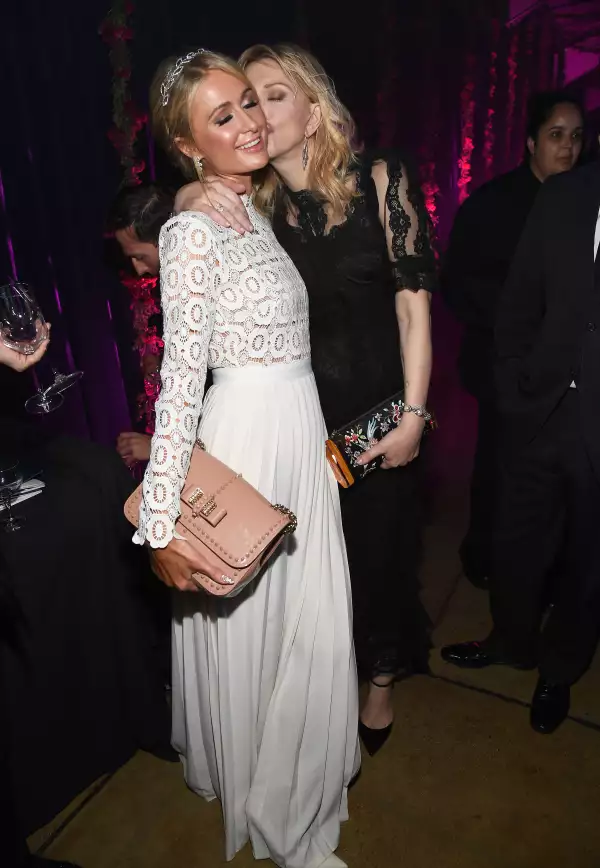 Paris Hilton en la amfAR Gala 2016