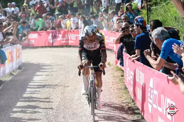 isaac-del-toro-giro-de-italia-2025
