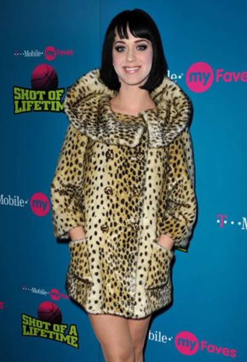 Su álbum One of Boys ha vendido alrededor de dos millones de copias a nivel mundial.