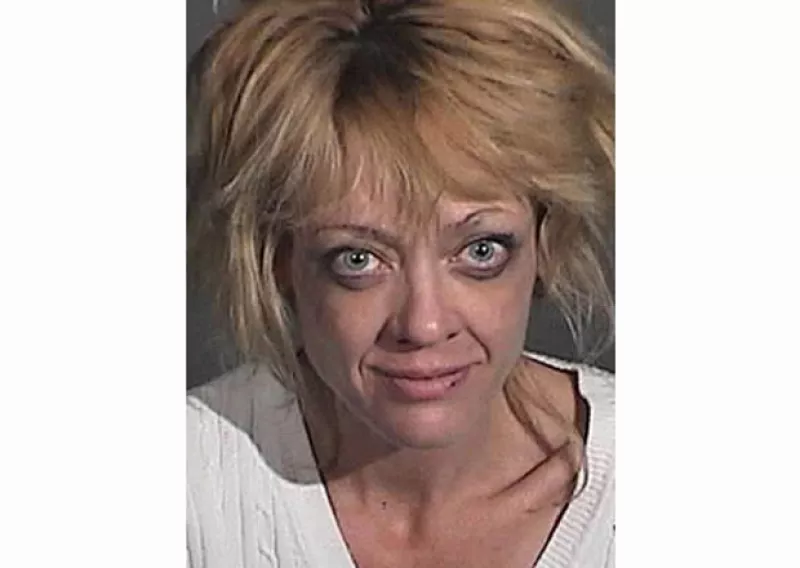 A sus 43 años la actriz falleció mientras dormía; fue la hermana mayor de Eric Forman, personaje interpretado por Topher Grace.