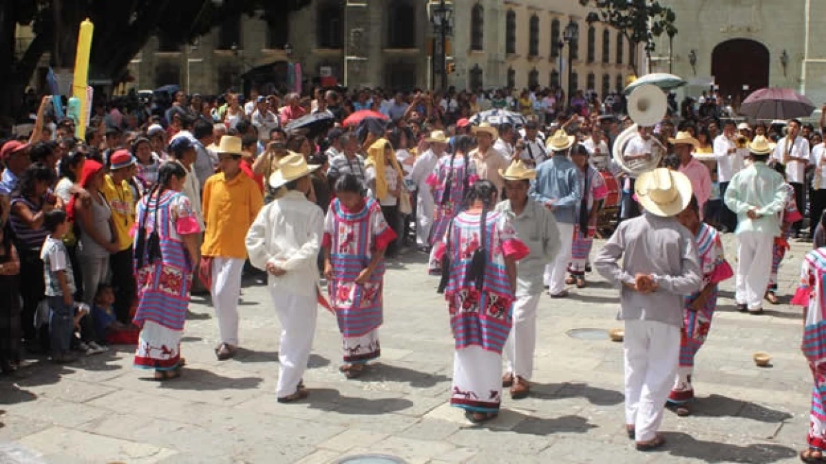 festividad de la guelaguetza oaxaca