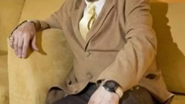 Luego de haber saltado entre las butacas del Teatro Aldama para evitar a la prensa, D&#39Alessio habló en el programa Hoy de por qué no asistió a la ceremonia en que se despidió a su padre, Jorge Vargas.