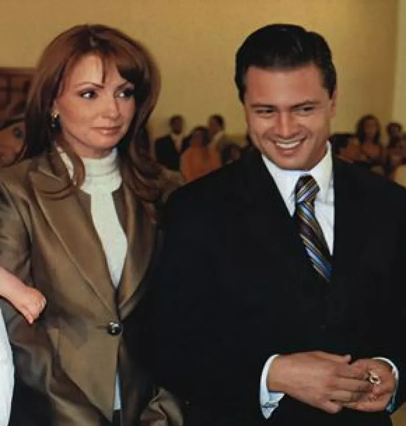 El gobernador del Estado de México reconoció durante el programa 'Shalalá', de TV Azteca, que es novio de la actriz Angélica Rivera.
