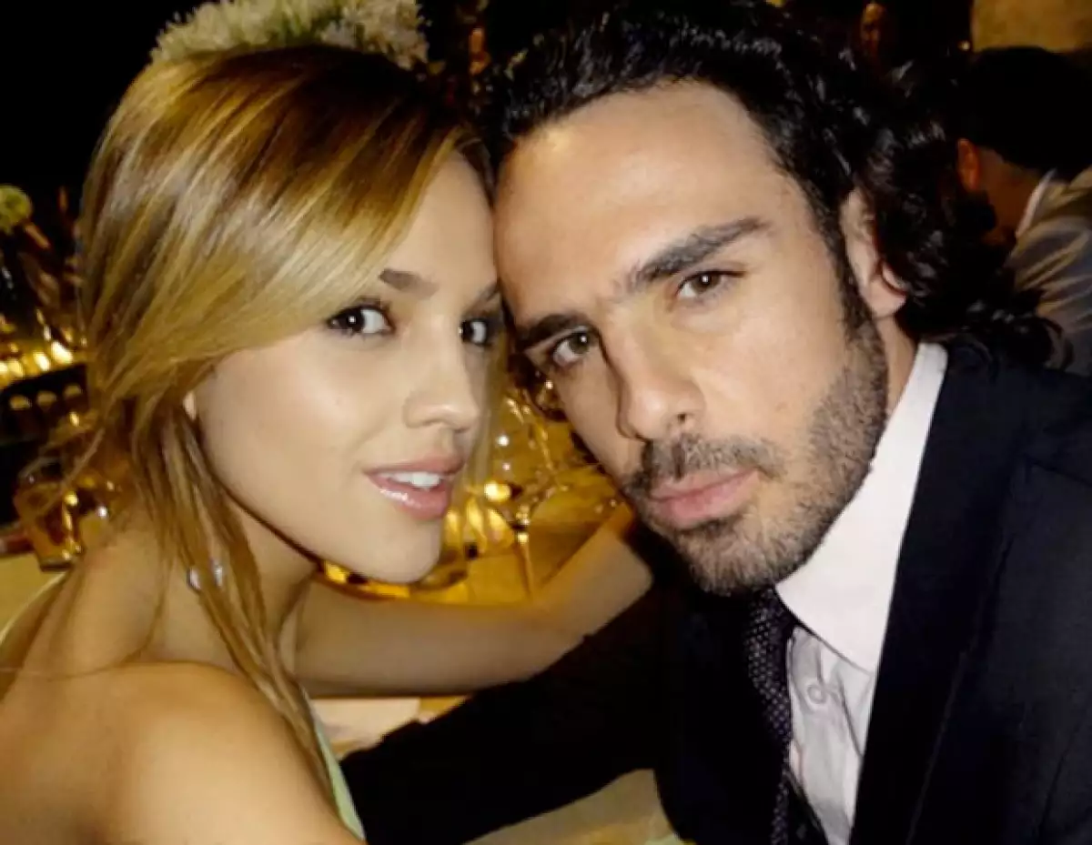 La pareja tuvo una pequeña discusión por lo cual decidieron darse un break. Hasta ahora, no se ha confirmado que el truene sea definitivo.