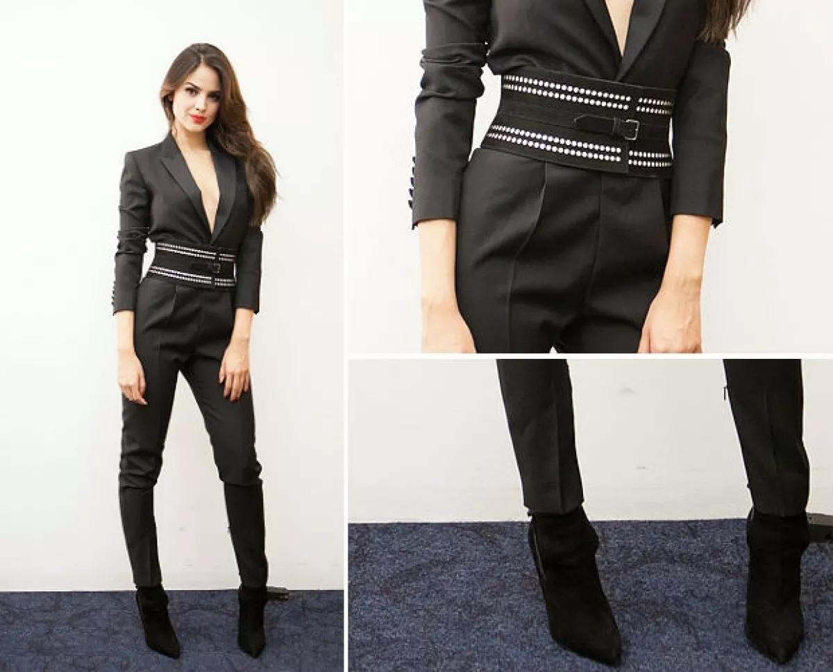 Eiza portando un jumpsuit Saint Laurent y zapatos Anthony Vaccarello.