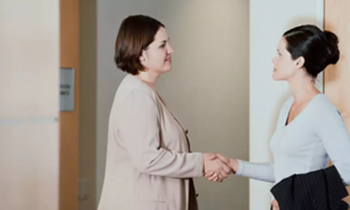 Es clave reunirse con los principales involucrados tan pronto como sea posible. (Foto: Thinkstock)
