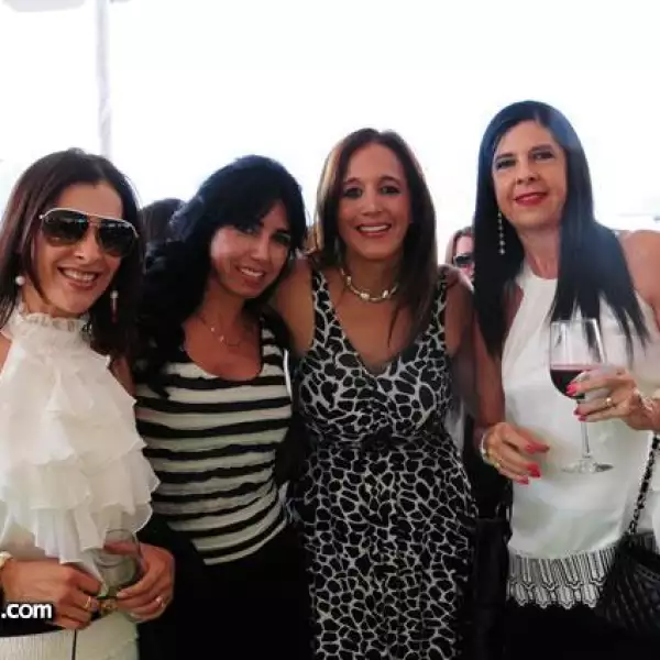 Alejandra de Flores,Marisela Caro,Esther Parra,Susana Zepeda