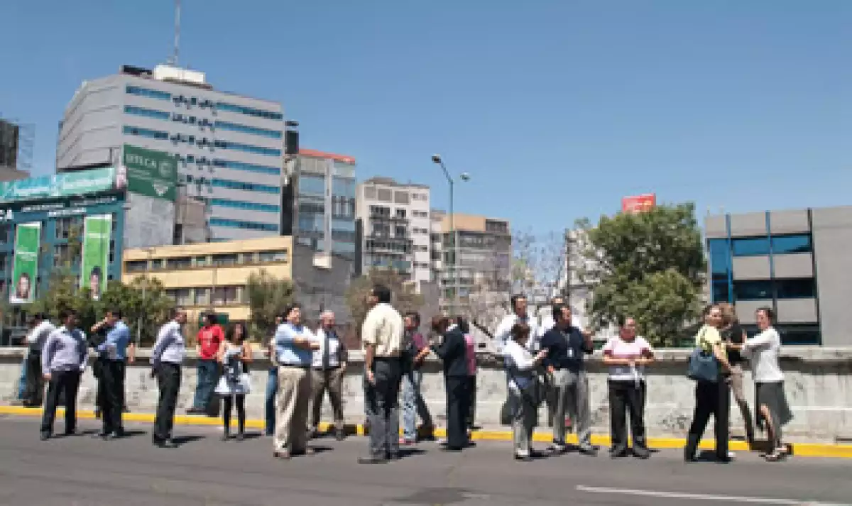 La CFE también reportó incidentes en ciudades como Poza Rica, Coatzacoalcos, Puebla, Tlaxcala, y Morelos. (Foto: Notimex)