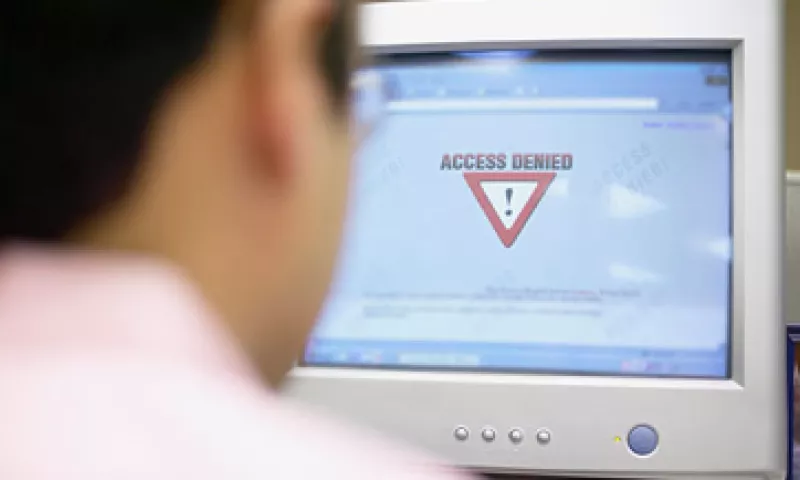 La falla de ‘routing’ supuso la caída de sistemas grandes y pequeños, entre ellos el de Research in Motion. (Foto: Cortesía CNNMoney)