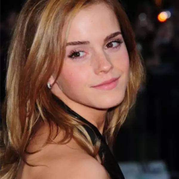 La actriz de 19 años se hizo famosa por su papel de Hermione Granger en las películas de Harry Potter, pero hoy es tomada en cuenta también por sus dotes como modelo. Sus facciones, femeninas y aniñadas son las preferidas de las portadas de moda.