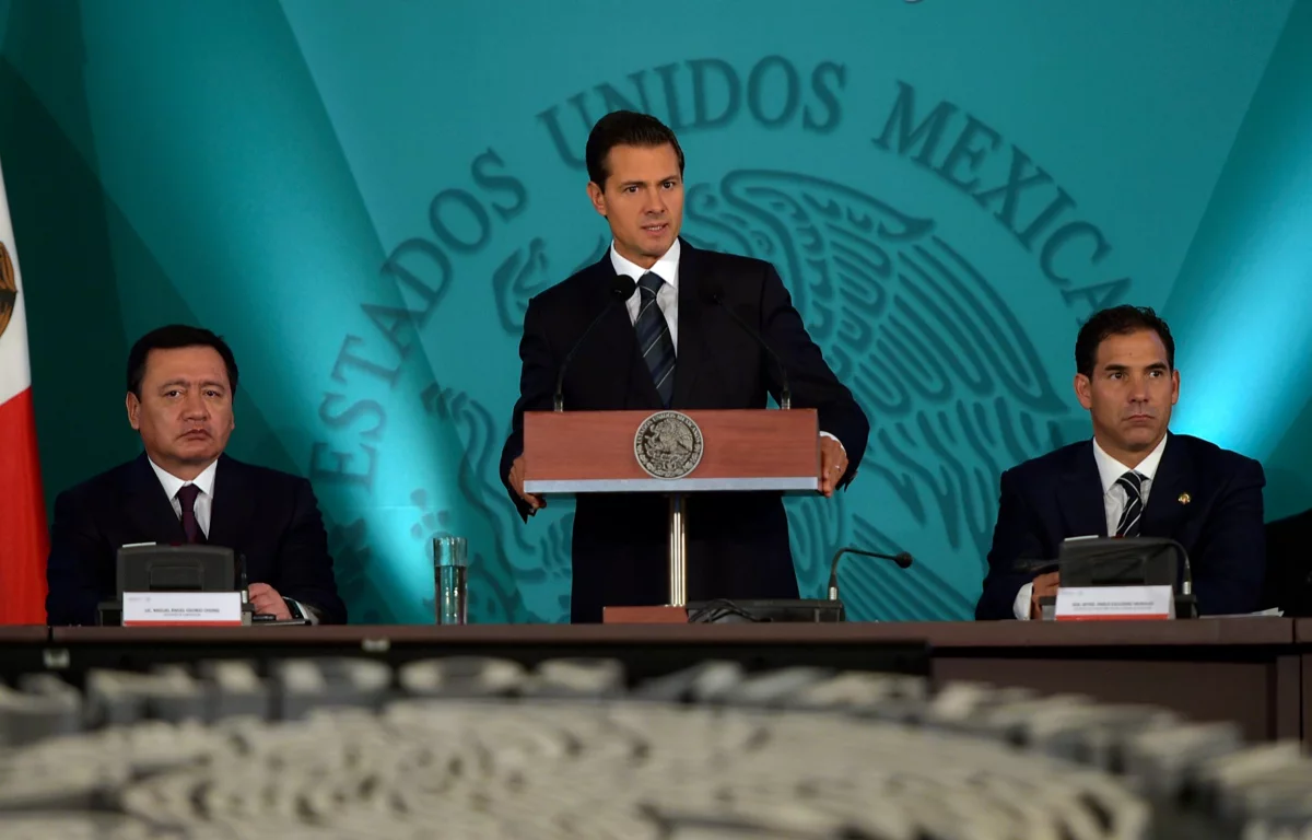 Rechaza el muro