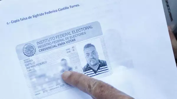 Los datos de las credencial resultaron duplicados y hasta inventados para sumar apoyos para Jaime Rodríguez Calderón "El Bronco".