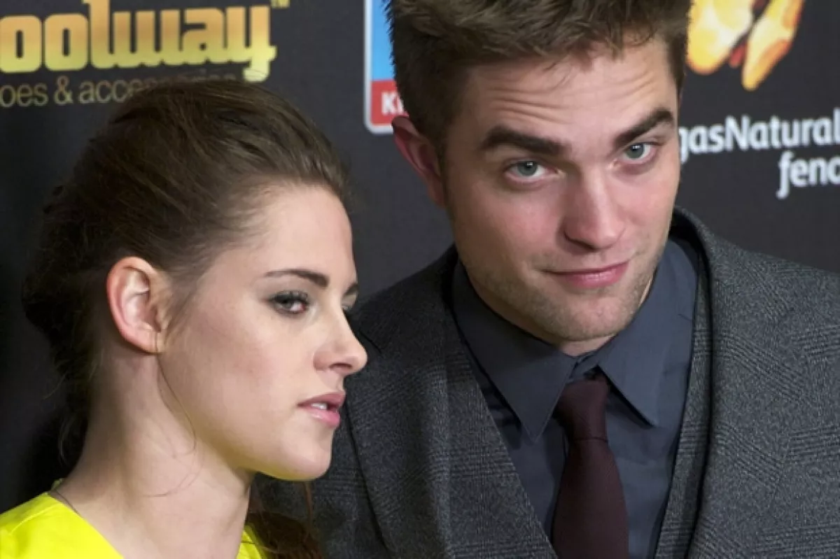 Kristen Stewart y Robert Pattinson, luego de su reconciliación, promocionaron la última película de Crepúsculo por todo el mundo, sin embargo poco después terminaron nuevamente.