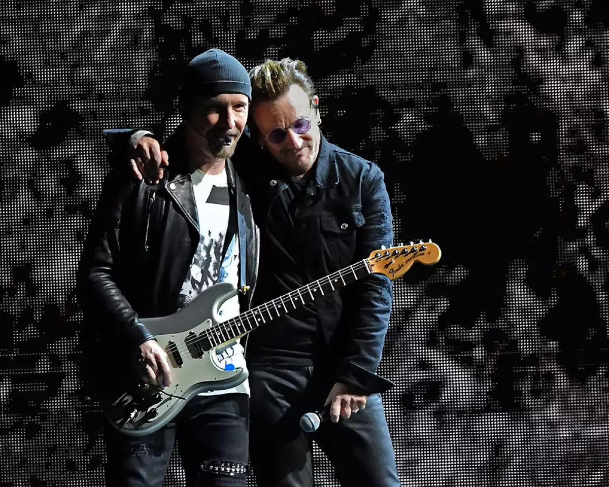 U2 ayuda a México