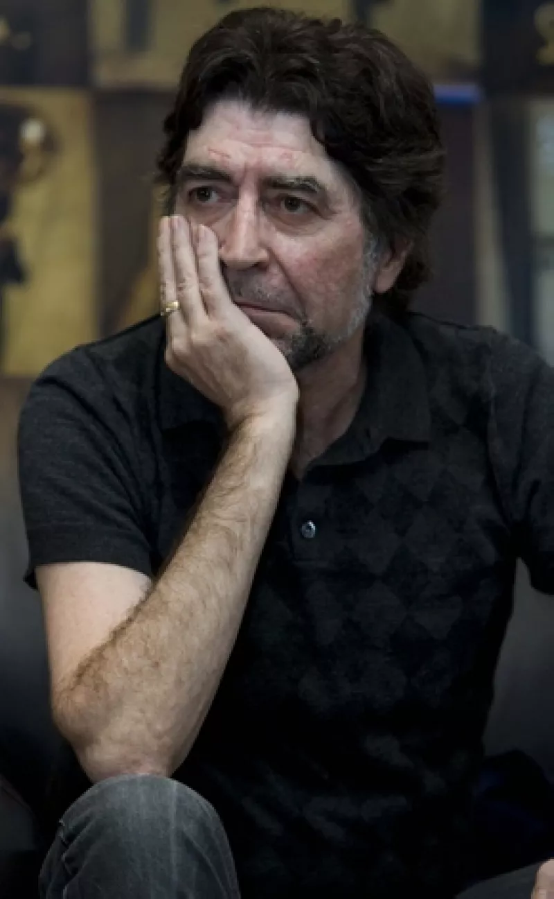 Por motivos de salud, el cantautor español tuvo que posponer el concierto que tenía programado para el próximo 2 de junio.