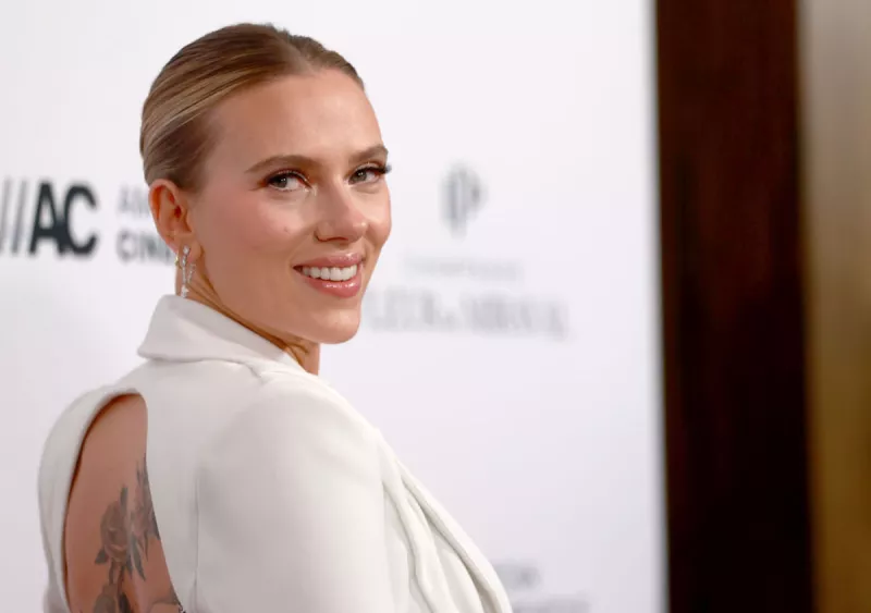 35th Annual American Cinematheque Awards Honoring Scarlett Johansson - Arrivals
