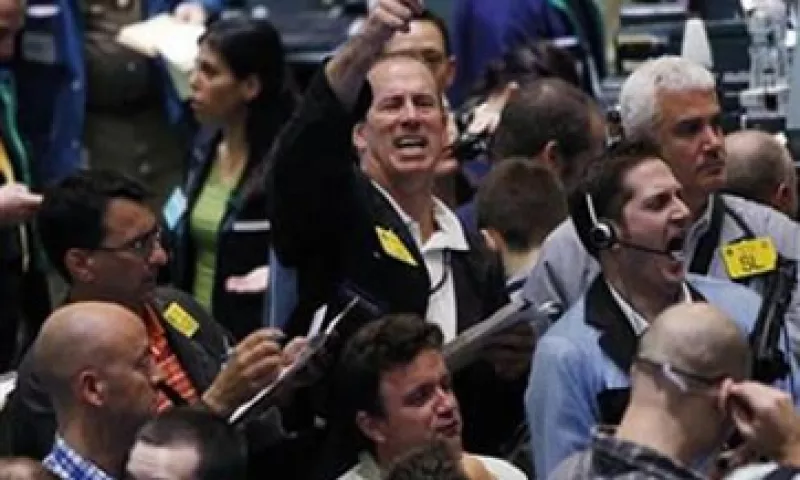 Wall Street se vio afectado porque se acerca la fecha para evitar que EU se declare en moratoria de pagos. (Foto: Reuters)