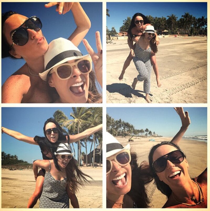 Es evidente la gran amistad entre las dos guapas conductoras.