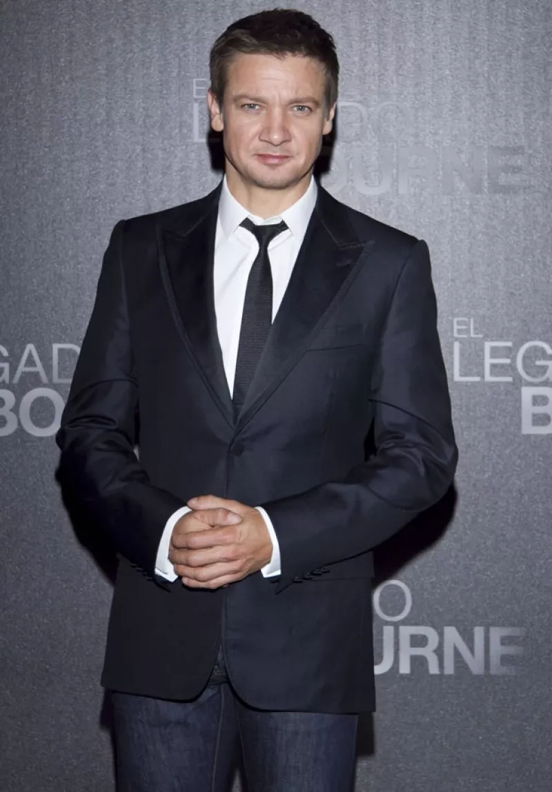 El protagonista de "El Legado Bourne", quien estuvo de visita en México esta semana, confesó que no sabe del trabajo de la veracruzana en Hollywood y tampoco conoce a Demian Bichir y Diego Boneta.