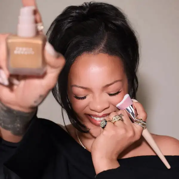 rihanna nueva base.jpg