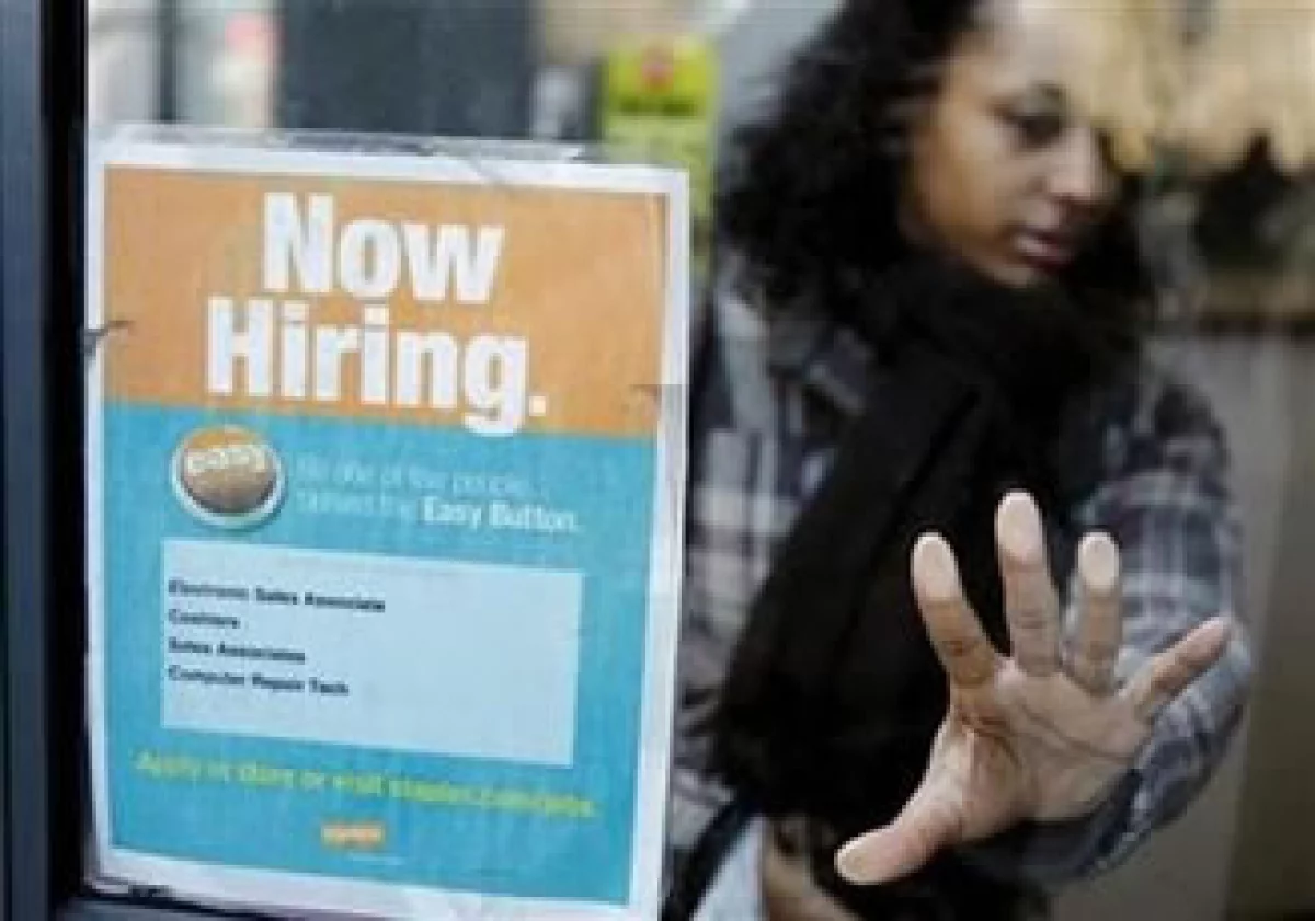El informe revisó a la baja la creación de empleos en abril a 177,000 puestos. (Foto: Reuters)
