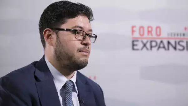 Esteban Avil�s rep Siemens