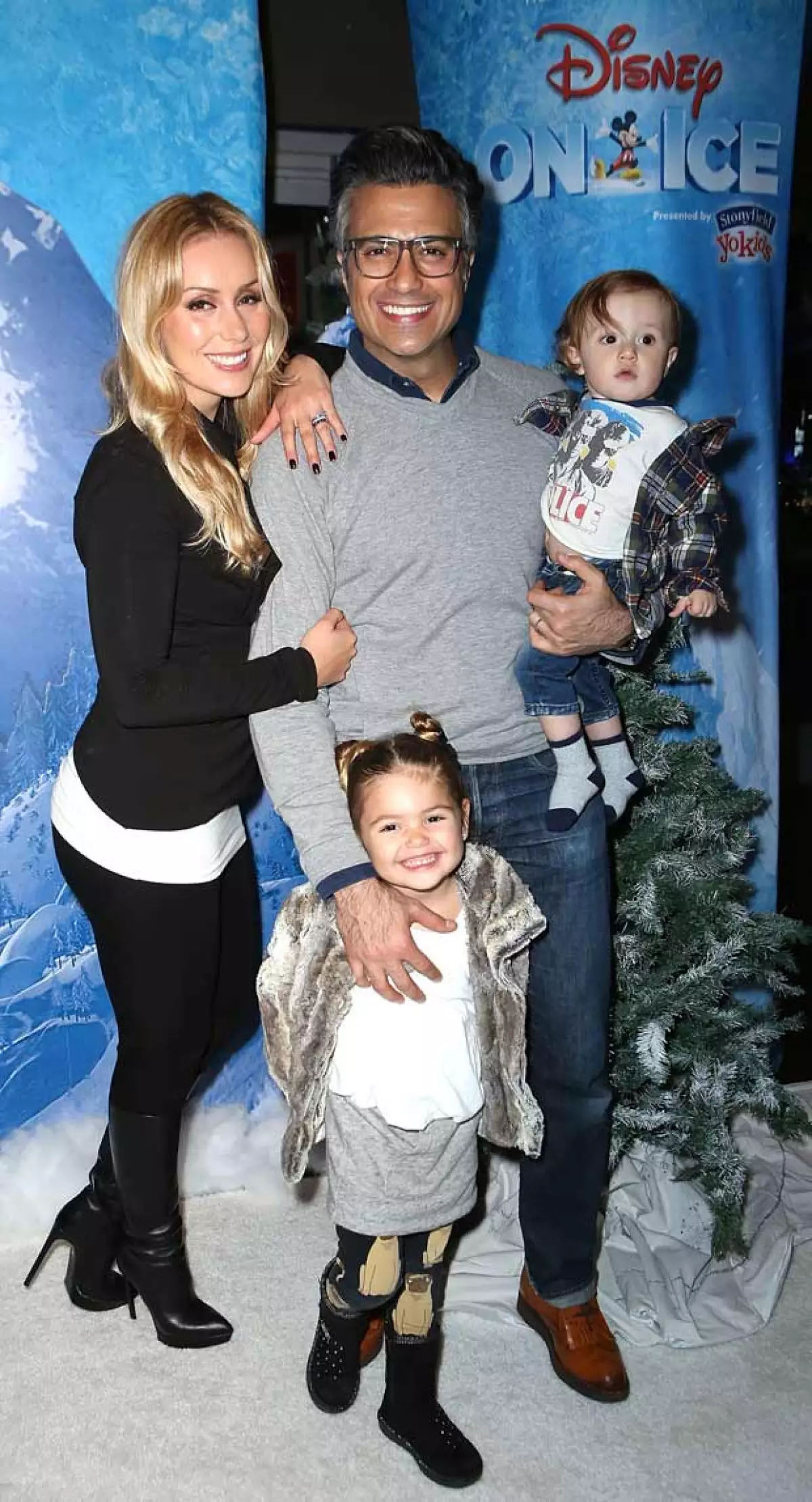 La familia en la red carpet de una presentación de Disney on Ice, celebrada en diciembre pasado en Los Ángeles.