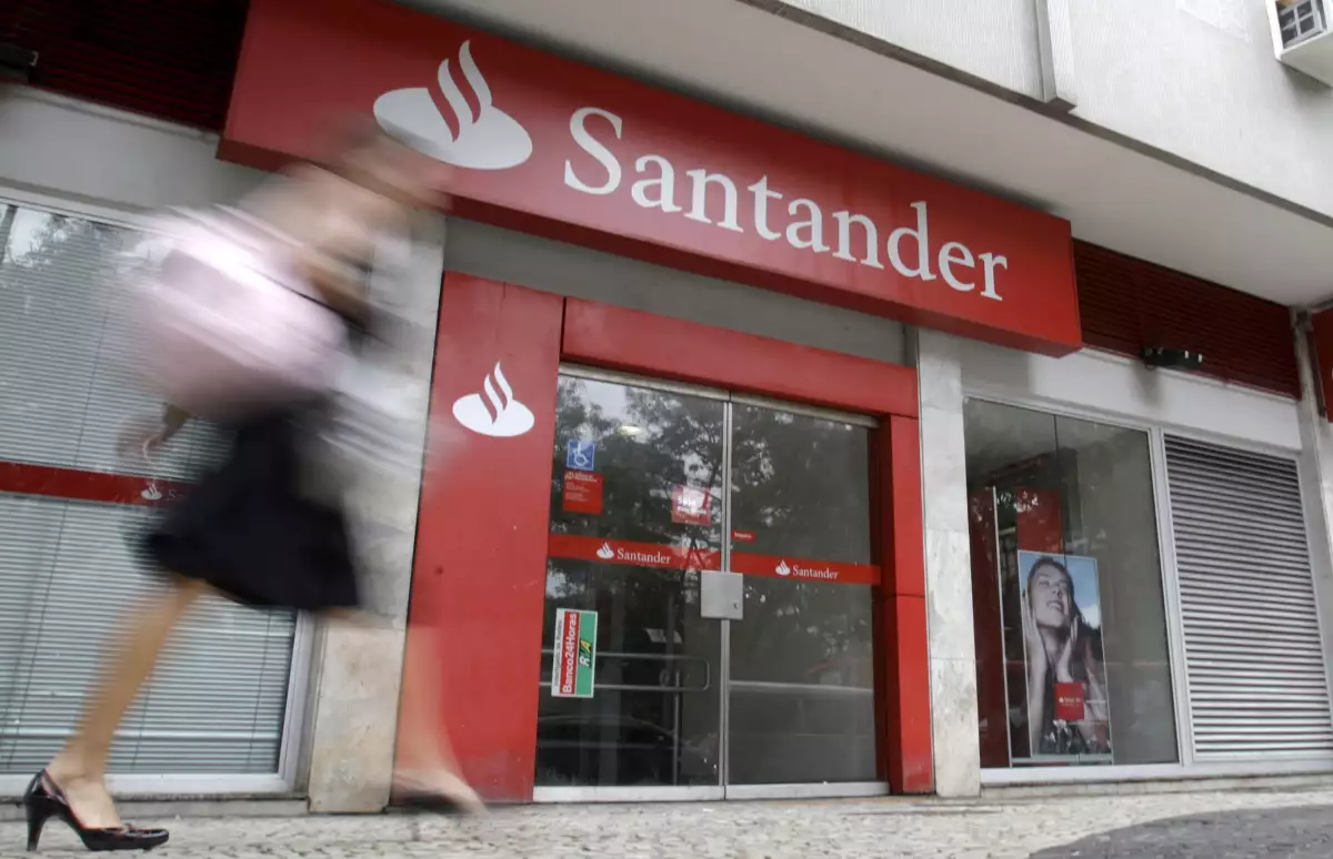 El crédito al consumo de Santander México, sin contar tarjetas de crédito, subió 14.4% anual en el primer trimestre.