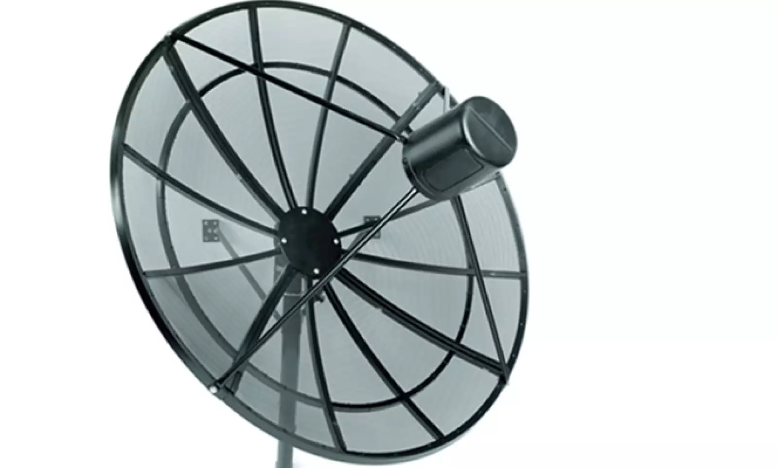 Aquellos platos metálicos de hasta cinco metros de diámetro, en principio, ofrecían programación internacional de calidad. Después del gasto (de millones de pesos de entonces) se requerían habilidades para dirigir la antena hacia el satélite correcto y la