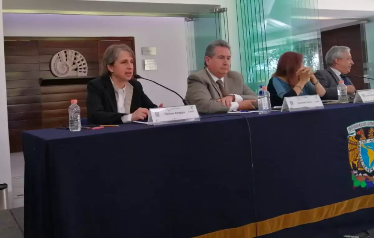 Carmen Aristegui en foro del INE