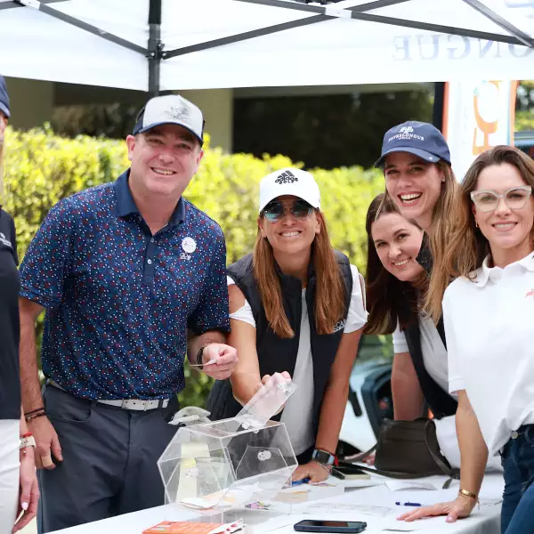 Sheila Kliphan, Víctor López , Angélica Gutiérrez, Yolanda L