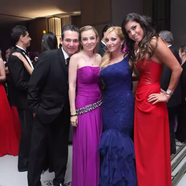María Lazcano, Paola Kramis y Emma Abed y Cristina Pani