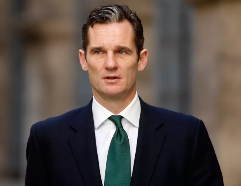 El lunes salió a la venta un escrito llamado “Urdangarin:un conseguidor en la corte del rey Juan Carlos”, donde se habla del proceso legal de éste y su mala relación con su cuñado y esposa.