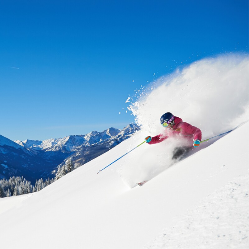Considerado en todo el mundo como el resort de esquí más importante de América del Norte, Vail ofrece increíbles opciones para vivir una vacaciones bajo la nieve.