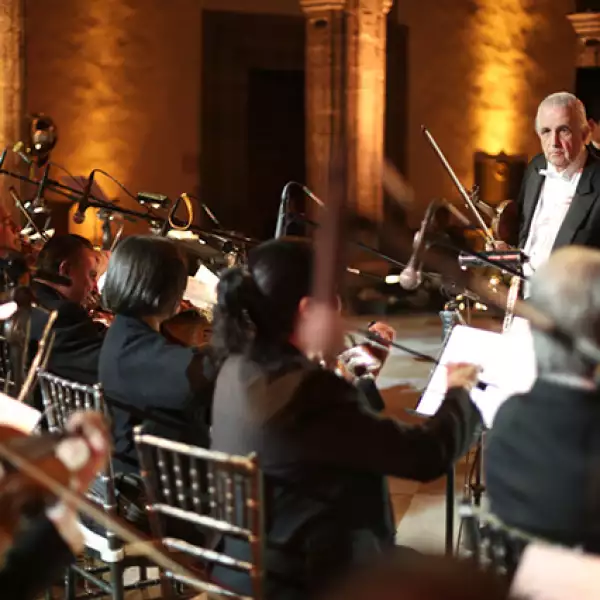 Carlos Esteva: Director de la Orquesta