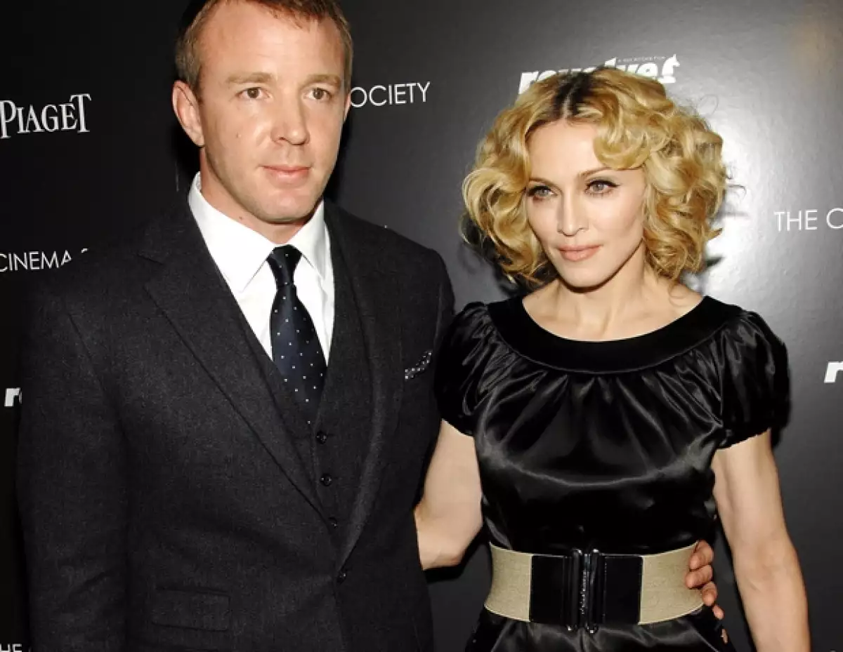 En este caso fue ella quien tuvo que compensar a su esposo por el divorcio.