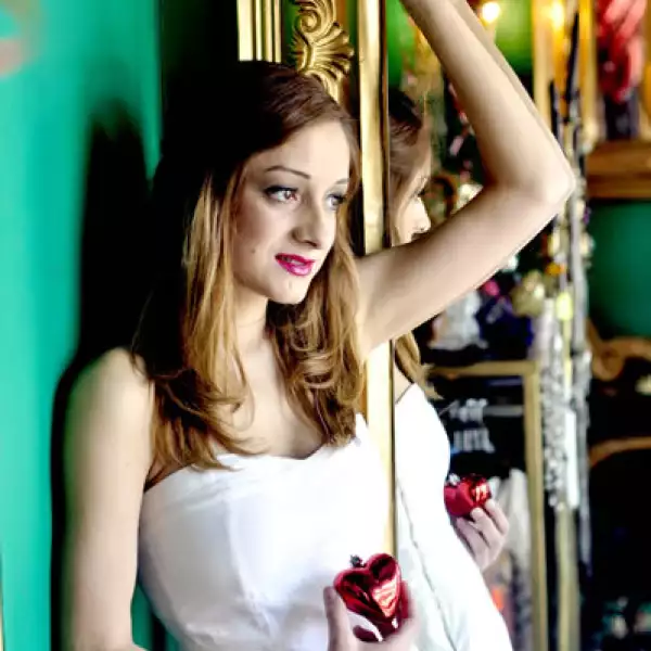 Cecy Gutiérrez en Hellove