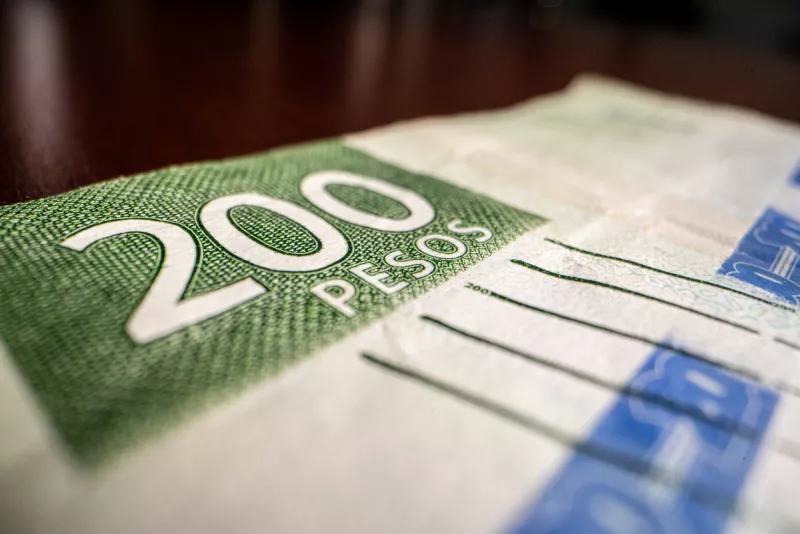 Peso mexicano hoy, 12 de mayo 2025: retrocede tras repunte global del dólar