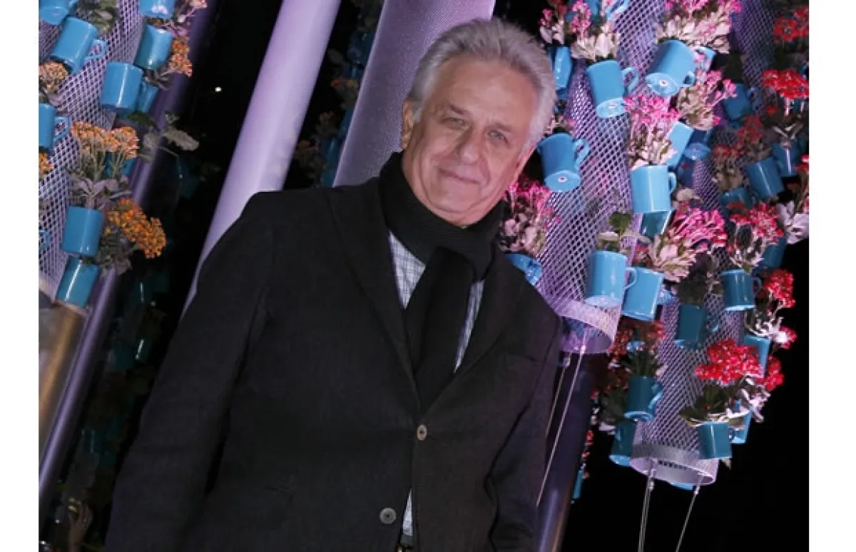 Mario Schjetnan.