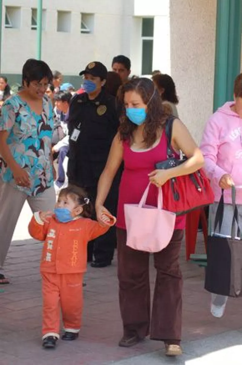 El Instituto Nacional de Enfermedades Respiratorias explica a detalle qué hacer y cómo prevenir la enfermedad que esta atacando a la población mexicana.