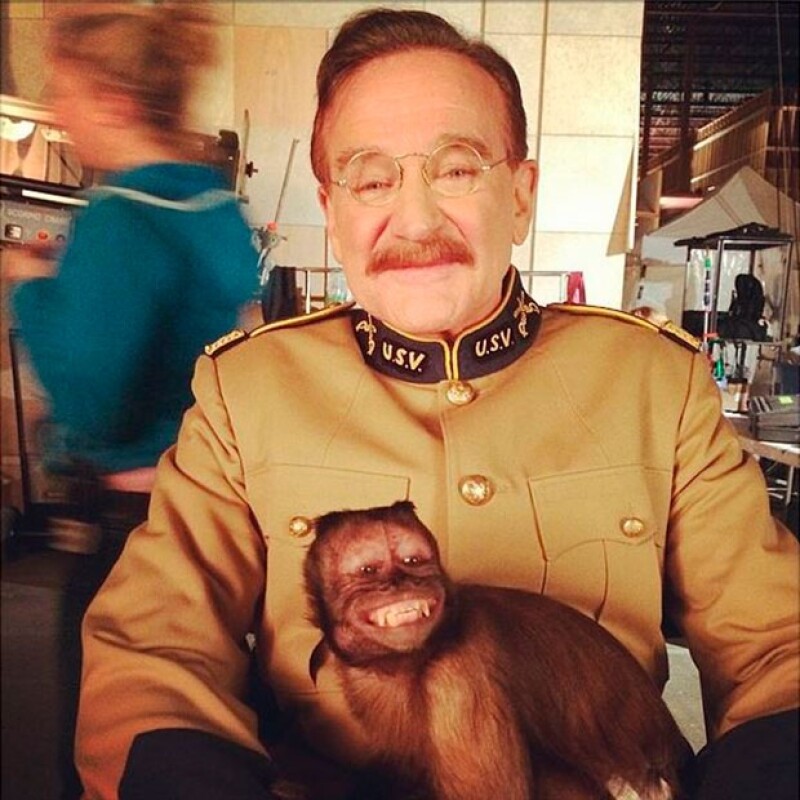 Robin Williams se fotografió con Crystal en 2013 durante el rodaje de Una Noche en el Museo 3.