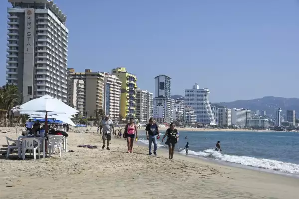 MEXICO-WEATHER-HURRICANE-OTIS-AFTERMATH-TOURISM