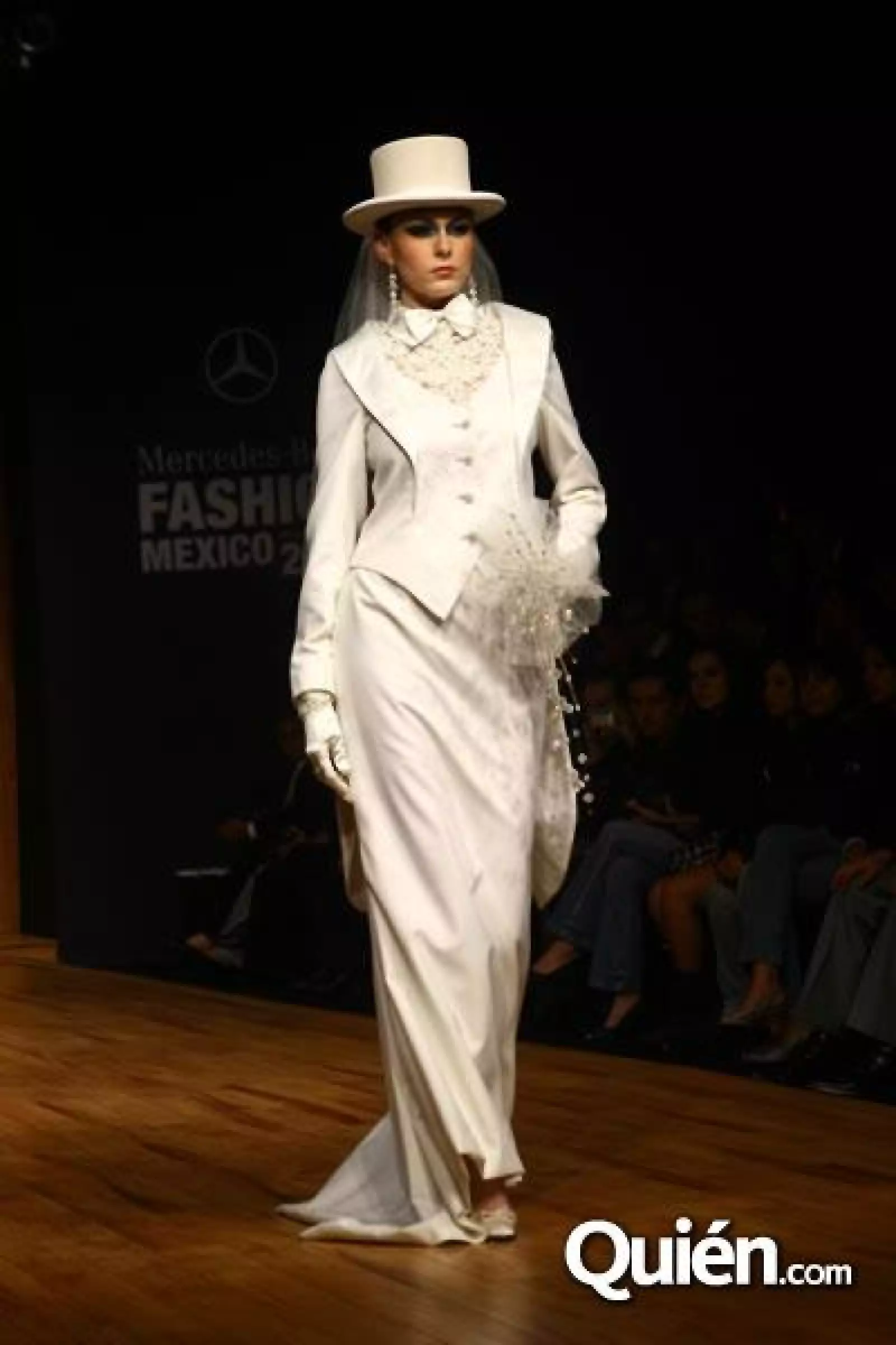 MF Pasarela Pedro Loredo