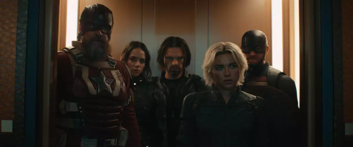 David Harbour, Hannah John-Kamen, Sebastian Stan, Florence Pugh y John Walker en un fotograma de THUNDERBOLTS*. 