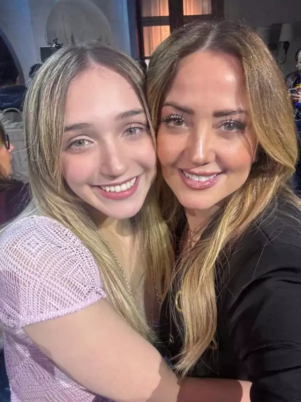 Nina Rubín y Andrea Legarreta